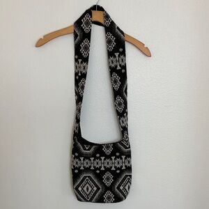 Black & Cream Aztec Patterned Crossbody Shoulder Bag